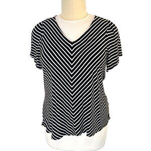 Cable & Gauge - Women's 1X Blouse Black White V Stripe VNeck Short Sleeve Flare